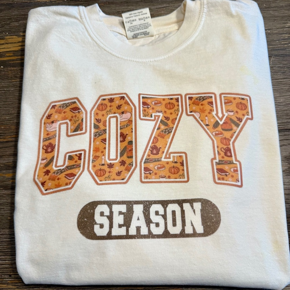 COZY SEASON graphic tee